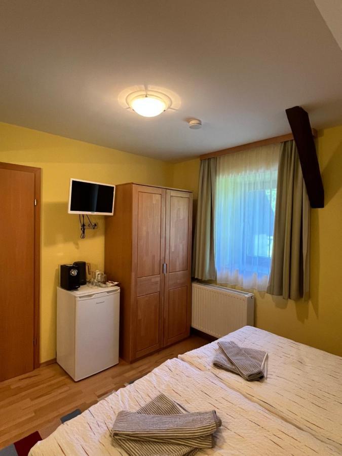 Privatzimmer Familie Pair/Schmoll Spital am Semmering Bilik gambar